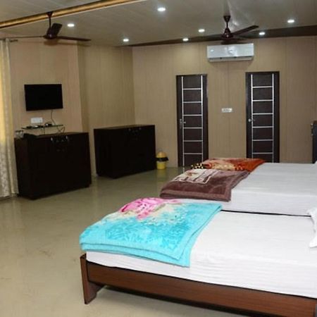 Krazy Hotel Haldwāni Екстериор снимка