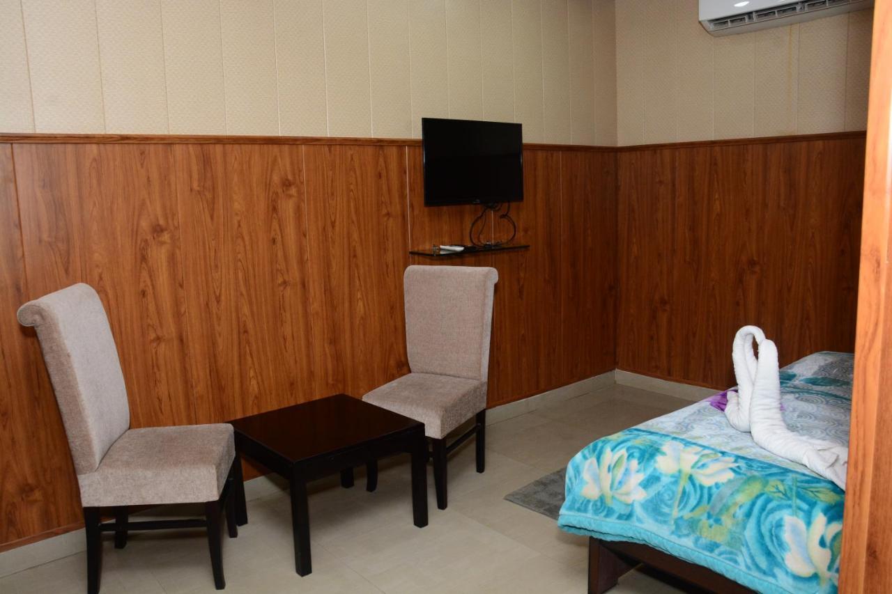 Krazy Hotel Haldwāni Екстериор снимка