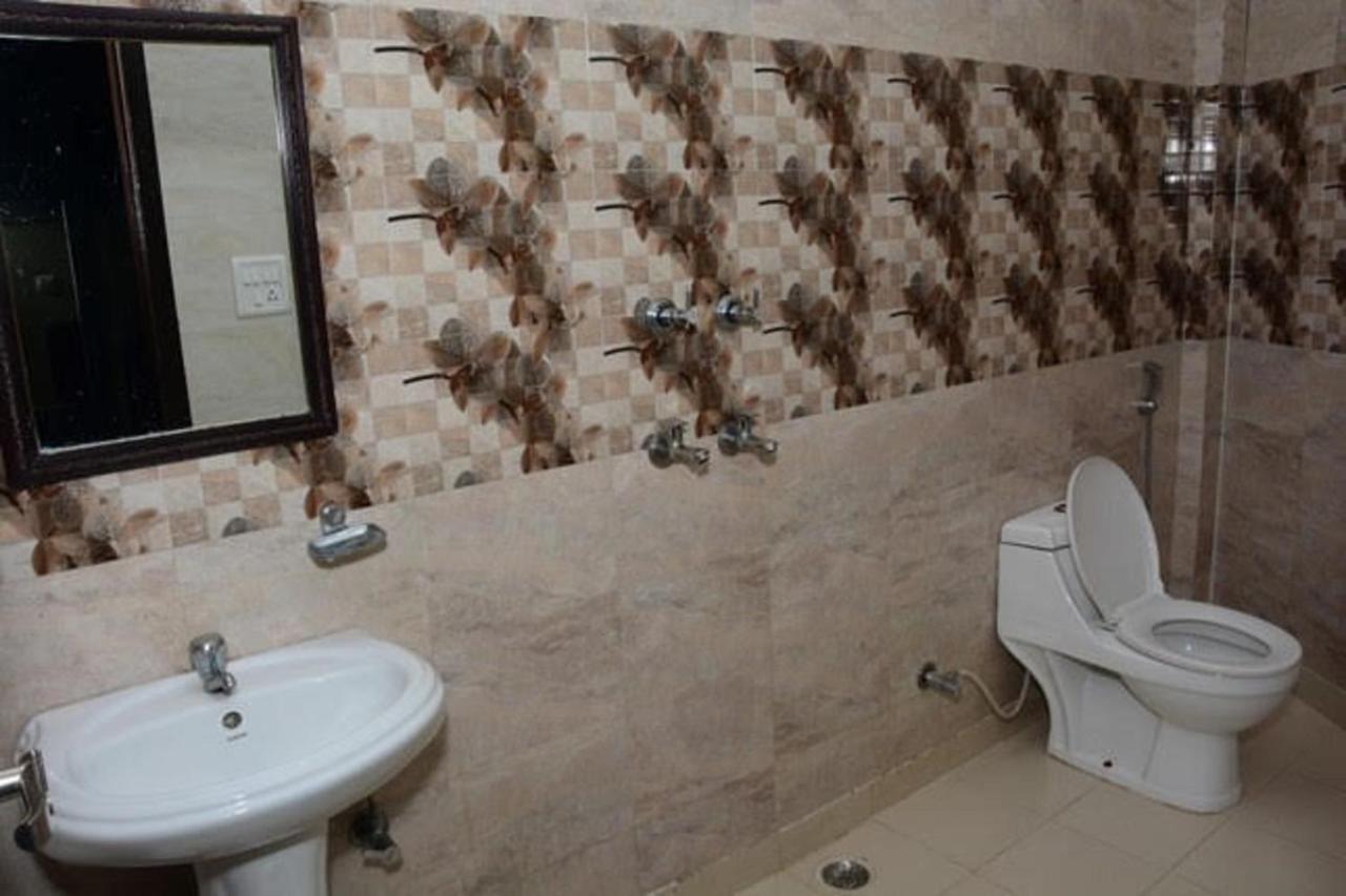 Krazy Hotel Haldwāni Екстериор снимка