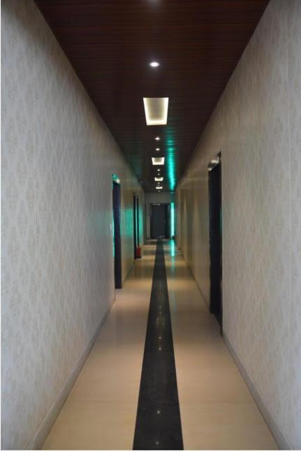 Krazy Hotel Haldwāni Екстериор снимка