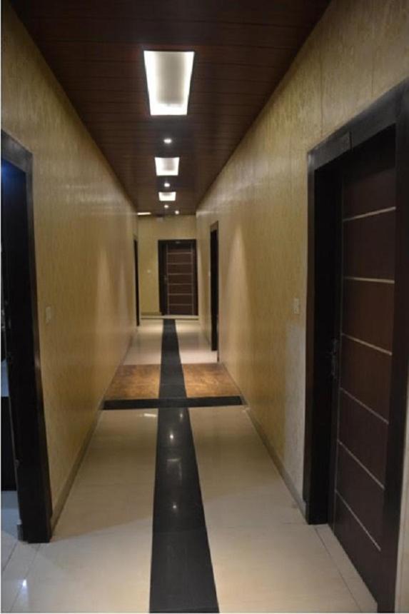 Krazy Hotel Haldwāni Екстериор снимка