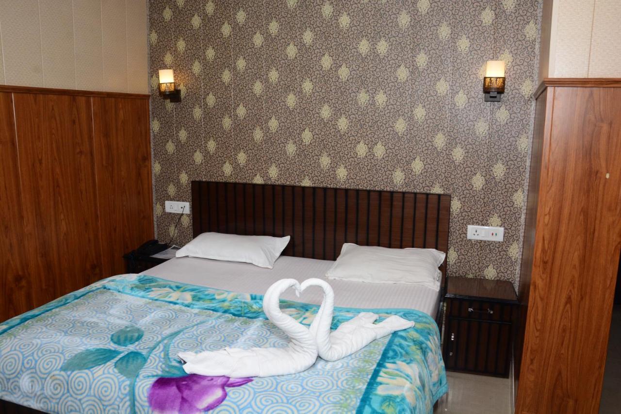 Krazy Hotel Haldwāni Екстериор снимка