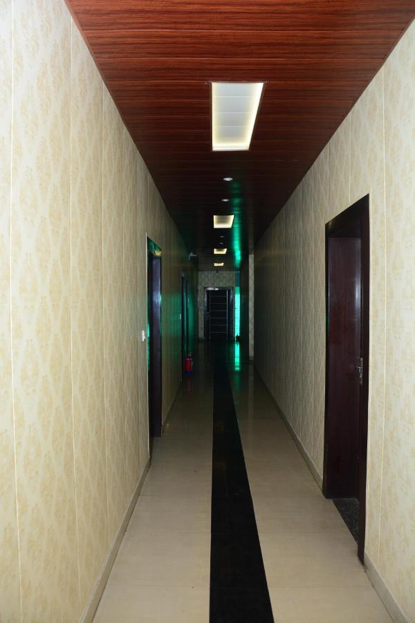 Krazy Hotel Haldwāni Екстериор снимка